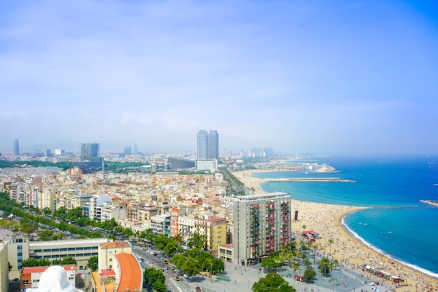 Quelles sont les villes espagnoles côtières incontournables à explorer ?